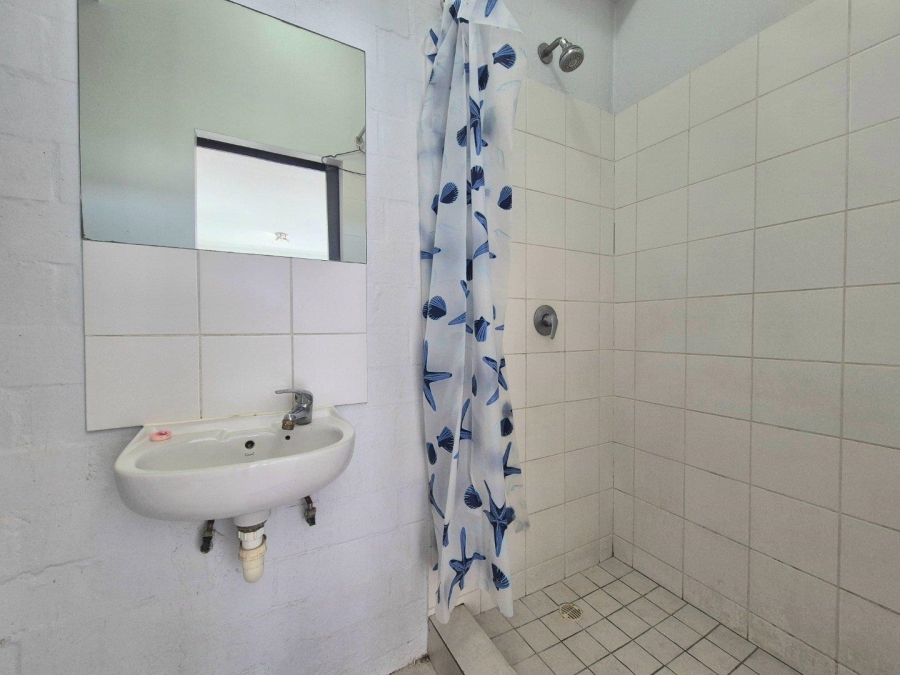 1 Bedroom Property for Sale in Wynberg Western Cape